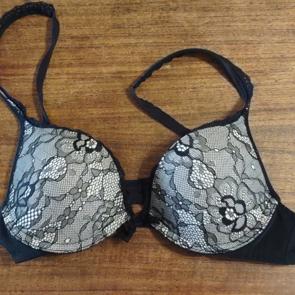 Jessica Simpson 32/B bra
